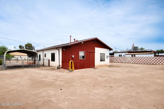 1749 W Higgins Lane, Tucson, AZ 85705