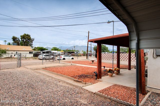 1749 W Higgins Lane, Tucson, AZ 85705