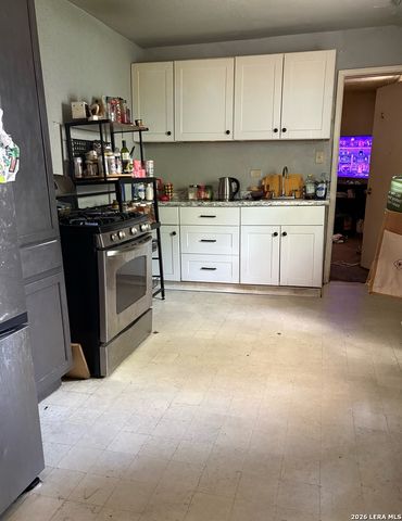 3719 W Travis St, San Antonio, TX 78207