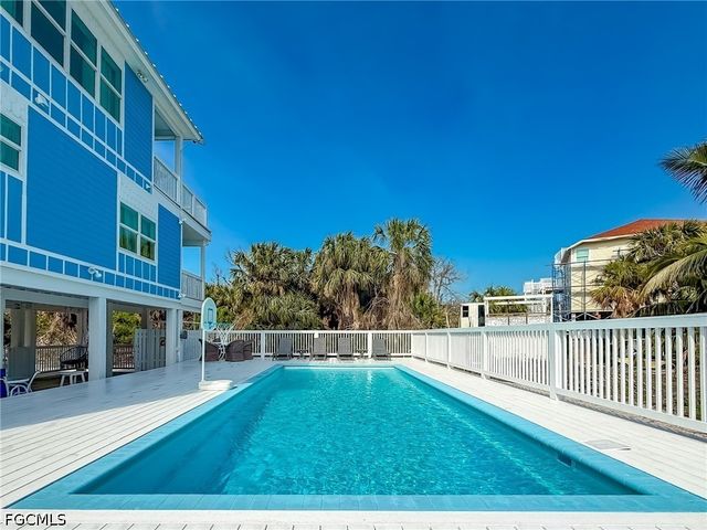 4460 Smugglers DR, Upper Captiva, FL 33924