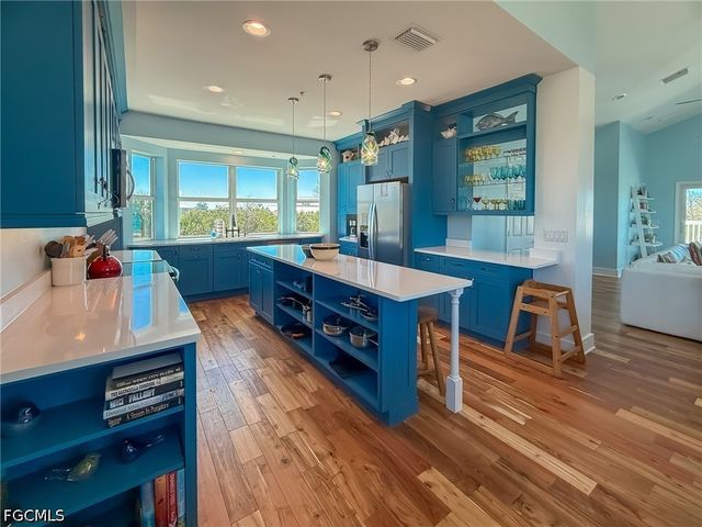 4460 Smugglers DR, Upper Captiva, FL 33924