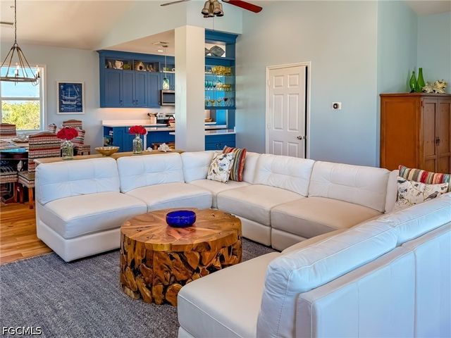 4460 Smugglers DR, Upper Captiva, FL 33924