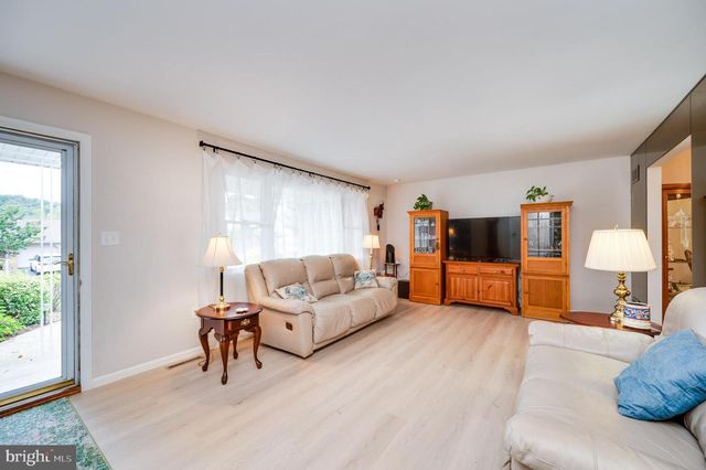 1120 RIVERVIEW DR, Reading, PA 19605