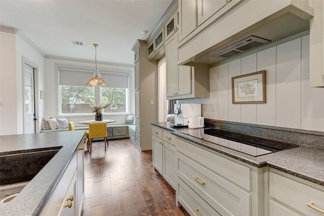1048 Whisper Willows Drive, Fort Worth, TX 76052
