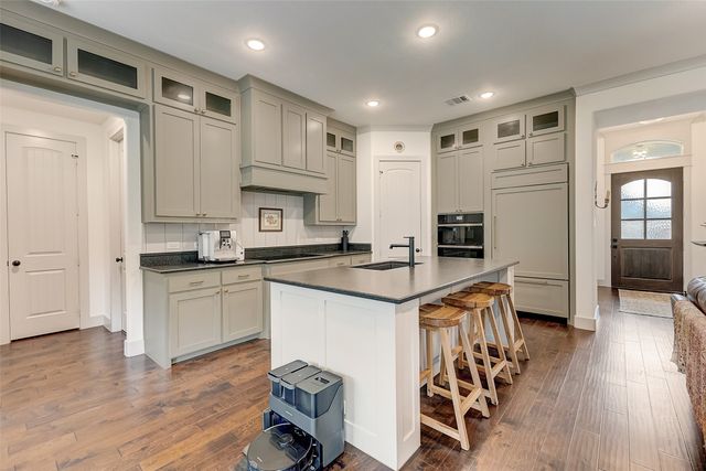 1048 Whisper Willows Drive, Fort Worth, TX 76052