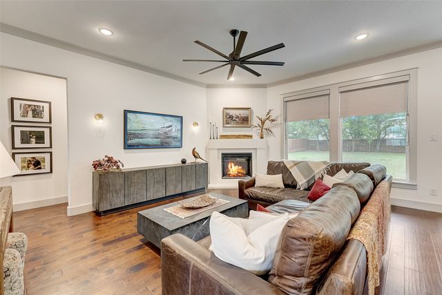 1048 Whisper Willows Drive, Fort Worth, TX 76052