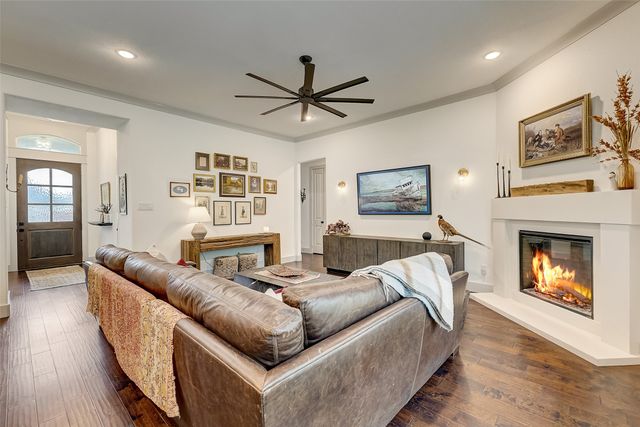 1048 Whisper Willows Drive, Fort Worth, TX 76052