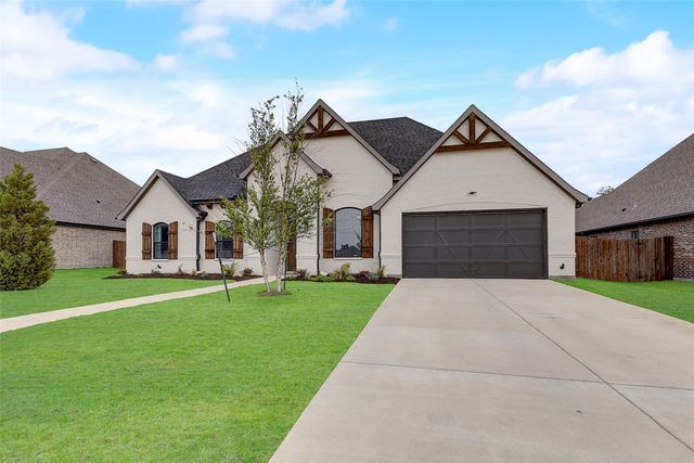 1048 Whisper Willows Drive, Fort Worth, TX 76052