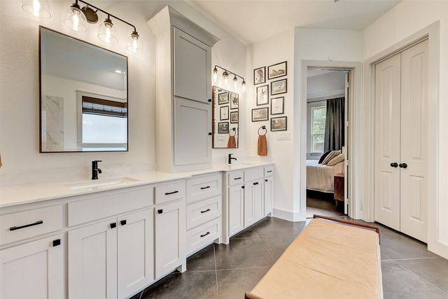 1048 Whisper Willows Drive, Fort Worth, TX 76052