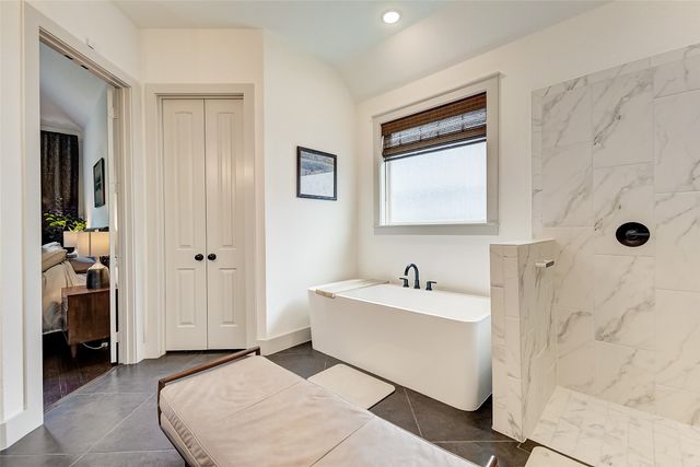 1048 Whisper Willows Drive, Fort Worth, TX 76052