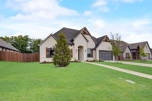 1048 Whisper Willows Drive, Fort Worth, TX 76052
