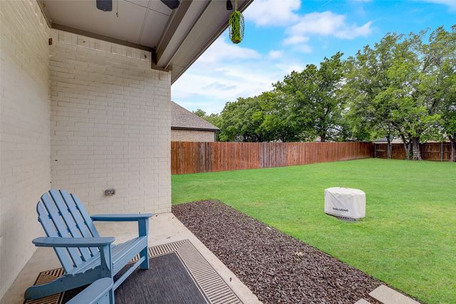 1048 Whisper Willows Drive, Fort Worth, TX 76052