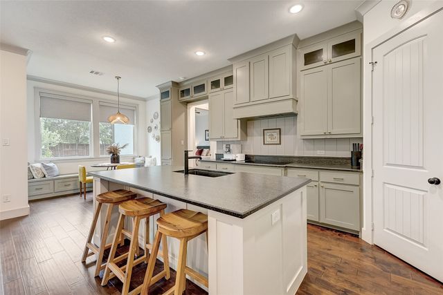 1048 Whisper Willows Drive, Fort Worth, TX 76052