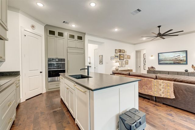 1048 Whisper Willows Drive, Fort Worth, TX 76052