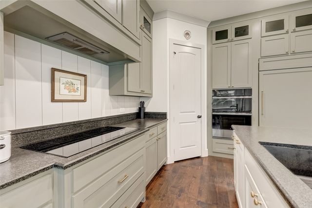 1048 Whisper Willows Drive, Fort Worth, TX 76052