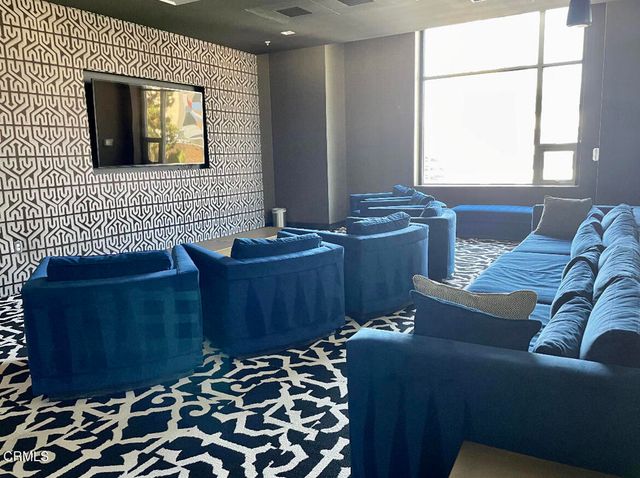 1050 S Grand Avenue 2004, Los Angeles, CA 90015