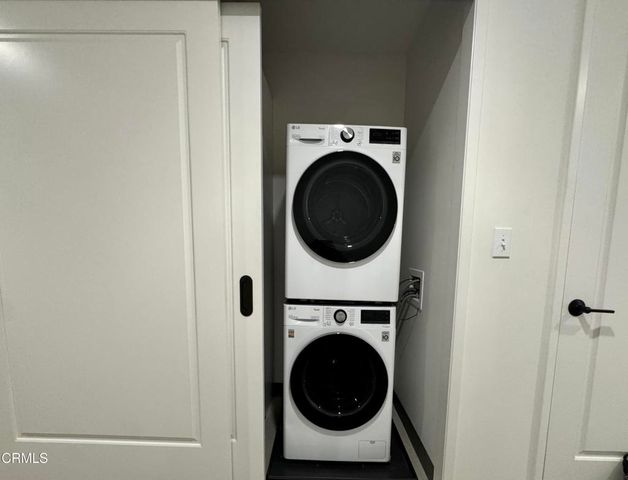 1050 S Grand Avenue 2004, Los Angeles, CA 90015