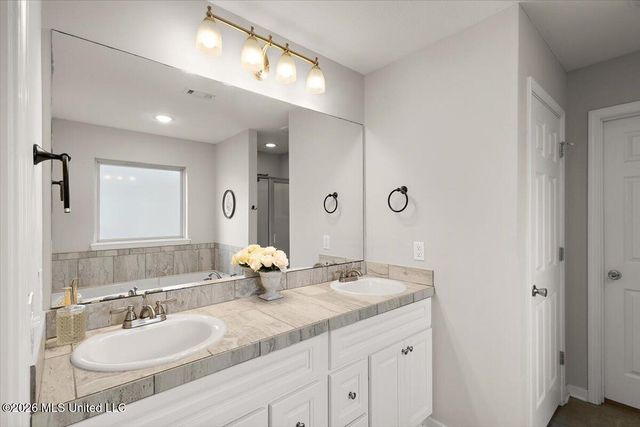 736 Sawgrass Lakes Drive, Brandon, MS 39042