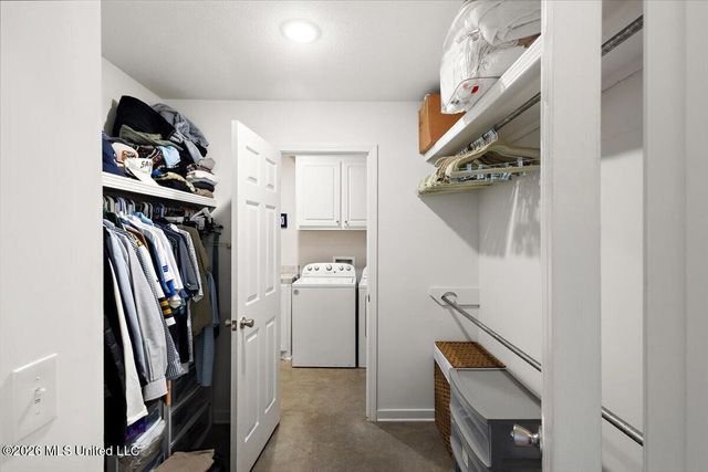 736 Sawgrass Lakes Drive, Brandon, MS 39042