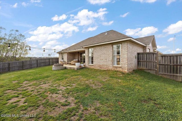 736 Sawgrass Lakes Drive, Brandon, MS 39042