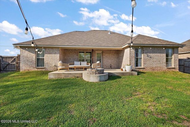 736 Sawgrass Lakes Drive, Brandon, MS 39042