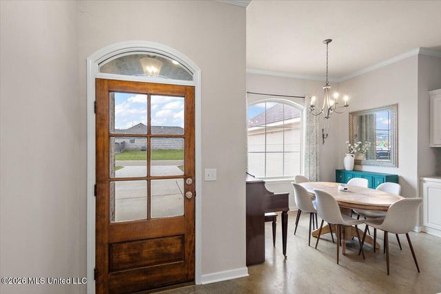 736 Sawgrass Lakes Drive, Brandon, MS 39042