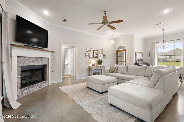 736 Sawgrass Lakes Drive, Brandon, MS 39042