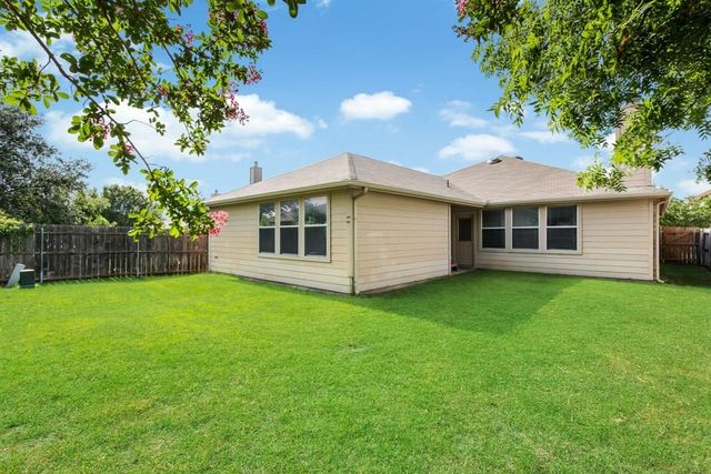 3508 Lasso Road, Fort Worth, TX 76262