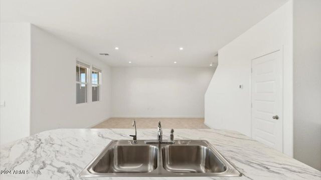 2761 W Sheppard Avenue, Apache Junction, AZ 85120