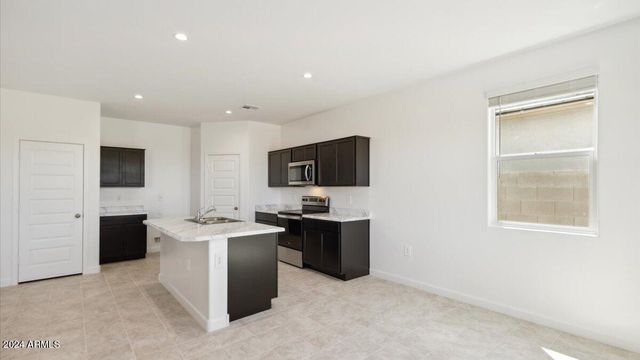 2761 W Sheppard Avenue, Apache Junction, AZ 85120