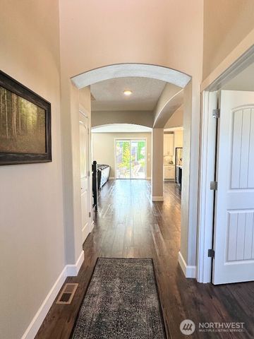 885 N Squire Drive, Ridgefield, WA 98642