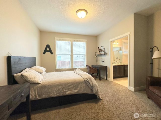 885 N Squire Drive, Ridgefield, WA 98642