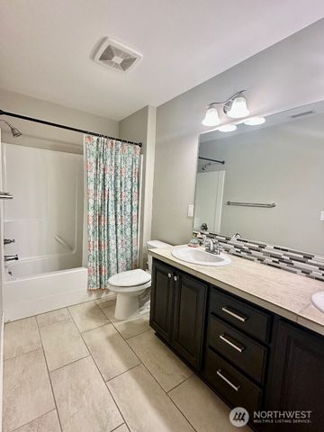 885 N Squire Drive, Ridgefield, WA 98642