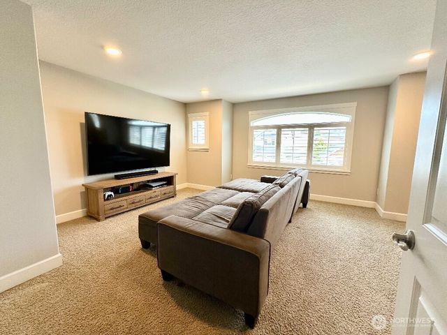 885 N Squire Drive, Ridgefield, WA 98642