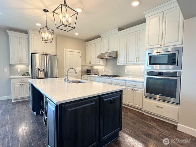 885 N Squire Drive, Ridgefield, WA 98642