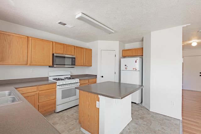 709 Noah Avenue SW, Albuquerque, NM 87121