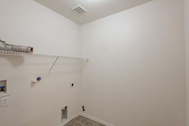 709 Noah Avenue SW, Albuquerque, NM 87121