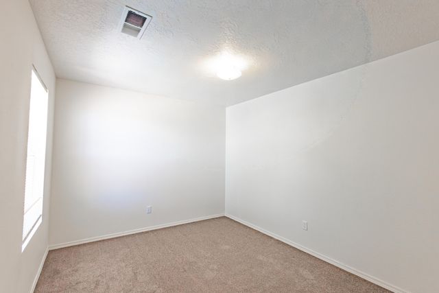 709 Noah Avenue SW, Albuquerque, NM 87121