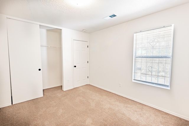 709 Noah Avenue SW, Albuquerque, NM 87121