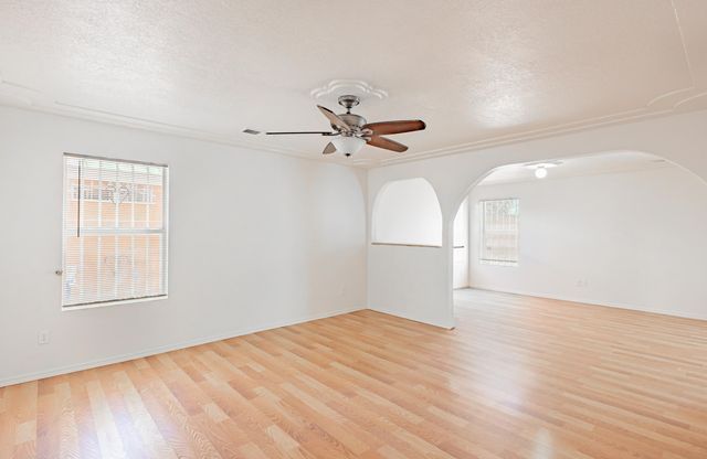709 Noah Avenue SW, Albuquerque, NM 87121