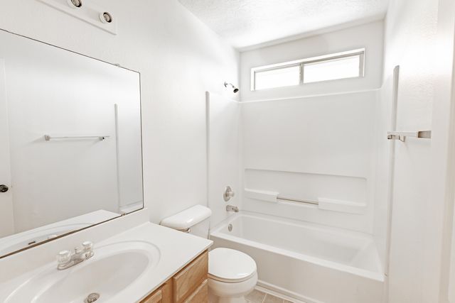 709 Noah Avenue SW, Albuquerque, NM 87121