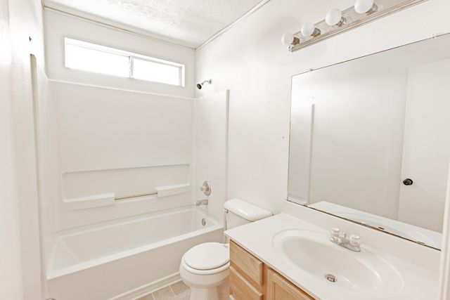 709 Noah Avenue SW, Albuquerque, NM 87121