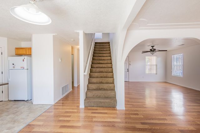 709 Noah Avenue SW, Albuquerque, NM 87121