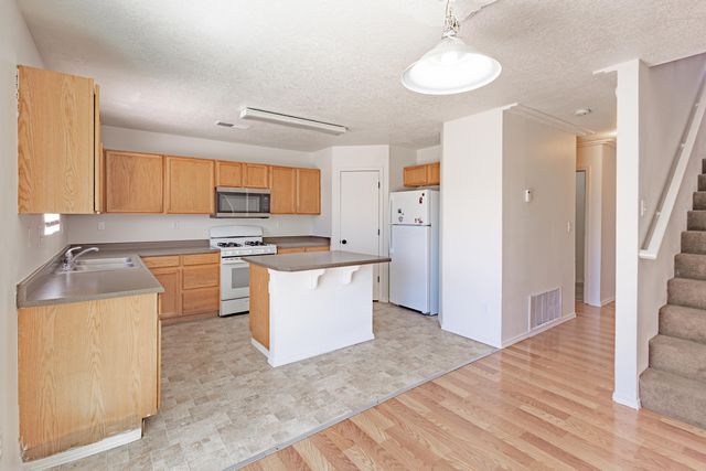 709 Noah Avenue SW, Albuquerque, NM 87121