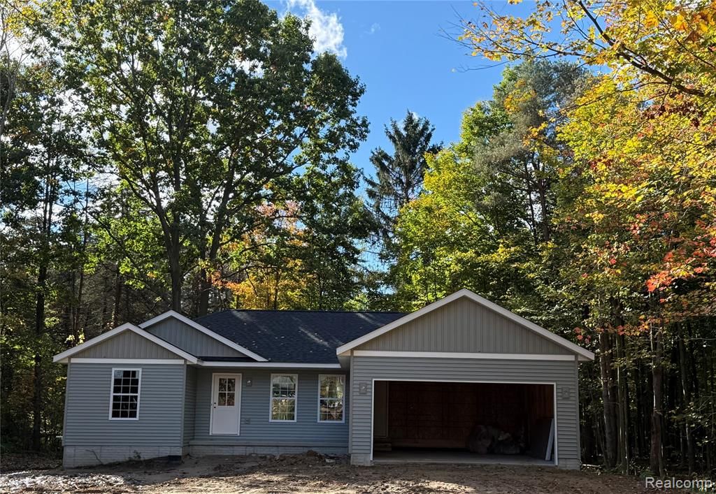 1438 Debi Ann Drive, Lapeer, MI 48446