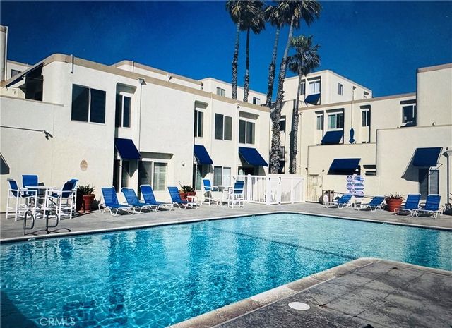 711 Pacific Coast 330, Huntington Beach, CA 92648
