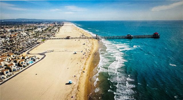 711 Pacific Coast 330, Huntington Beach, CA 92648