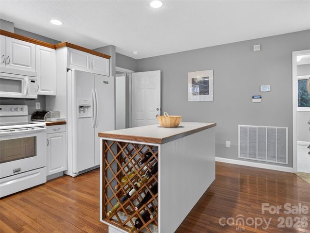 435 Allen Mountain Lane, Spruce Pine, NC 28777