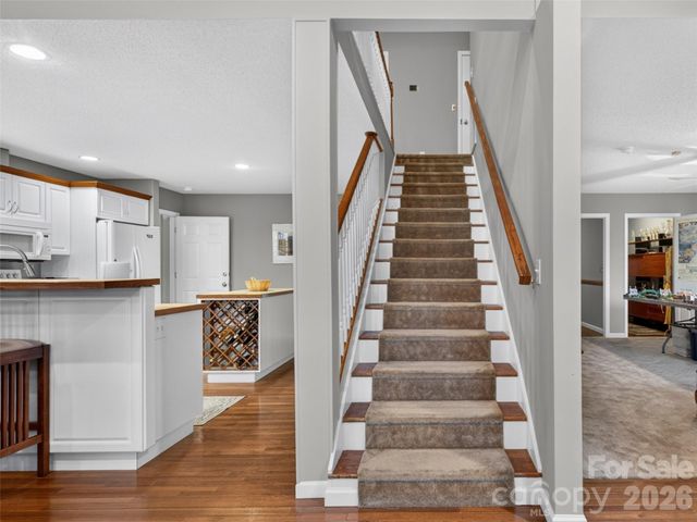 435 Allen Mountain Lane, Spruce Pine, NC 28777
