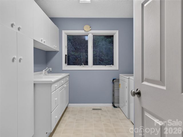 435 Allen Mountain Lane, Spruce Pine, NC 28777